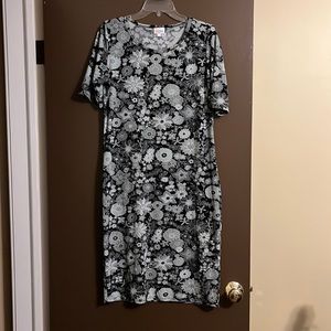 LuLaRoe dress, shirt sleeve, black, white, grey, size large, excellent condition